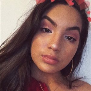 Meet your Posher, Paola